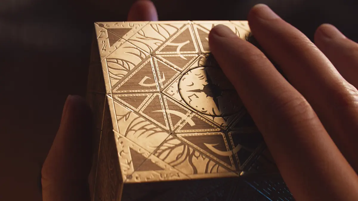 Pinhead e os cenobitas em arte oficial de Hellraiser Revival